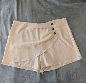 Cream Button Detail Skor Women's size 3XL Classic Casual